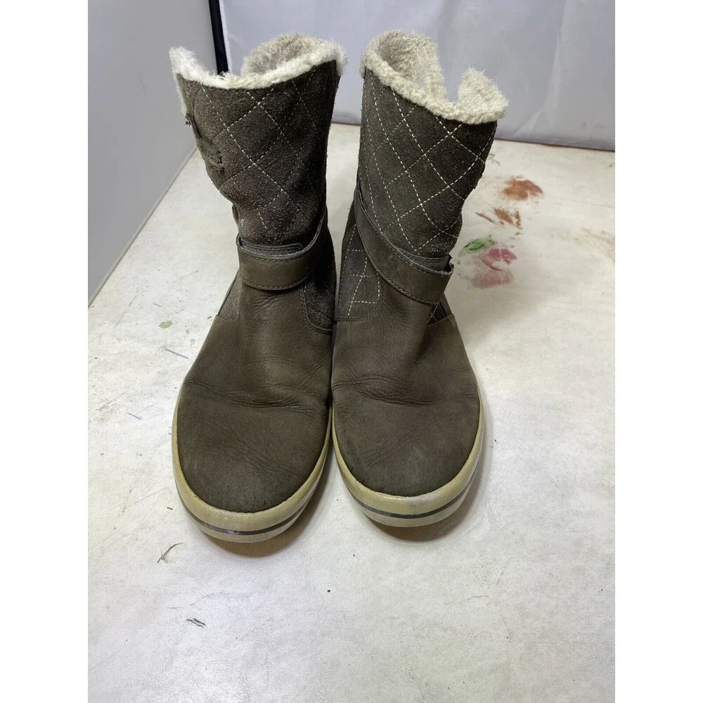 Helly Hansen Women`s Green Leather Boots Size 8